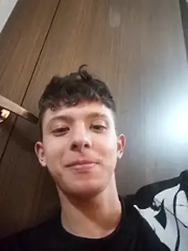 Snapshot of Daniel_Roy chatting on March 20, 4:39 am Daniel Roy online show from March 20, 4:39 am