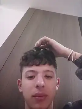 Snapshot of Daniel_Roy chatting on March 24, 6:35 pm Daniel Roy online show from March 24, 6:35 pm