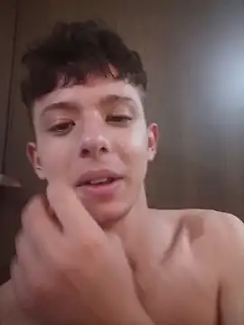 Snapshot of Daniel_Roy chatting on March 25, 6:41 am Daniel Roy online show from March 25, 6:41 am