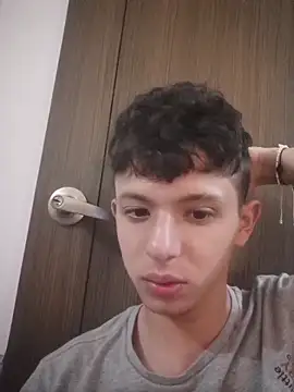 Snapshot of Daniel_Roy chatting on March 25, 9:21 pm Daniel Roy online show from March 25, 9:21 pm