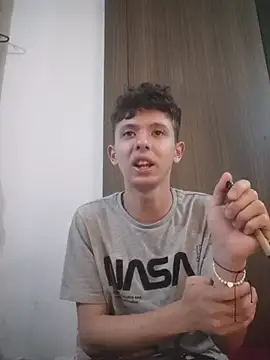 Snapshot of Daniel_Roy chatting on March 27, 10:42 pm Daniel Roy online show from March 27, 10:42 pm