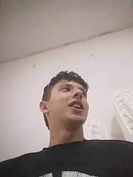 Snapshot of Daniel_Roy chatting on March 28, 11:26 pm Daniel Roy online show from March 28, 11:26 pm