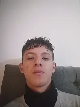 Snapshot of Daniel_Roy chatting on March 30, 3:29 am Daniel Roy online show from March 30, 3:29 am