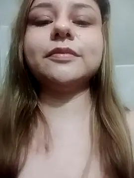 jennyyhottt online show from July 17, 10:22 am