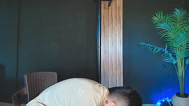 Snapshot of angelstream chatting on April 2, 12:36 pm angelstream online show from April 2, 12:36 pm