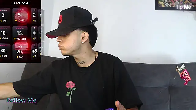 Snapshot of Dark_devil_7777 chatting on March 24, 8:36 pm Dark devil 7777 online show from March 24, 8:36 pm