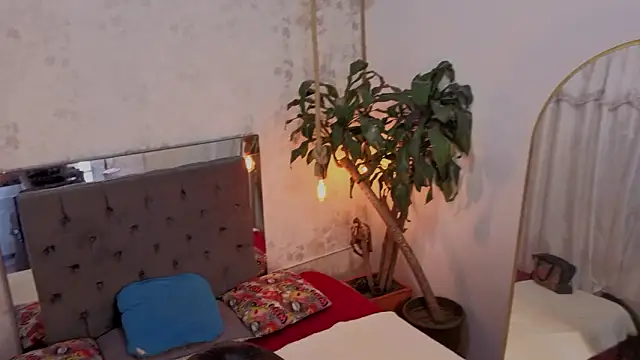 Snapshot of zarina_rouse chatting on March 20, 9:19 pm zarina rouse online show from March 20, 9:19 pm