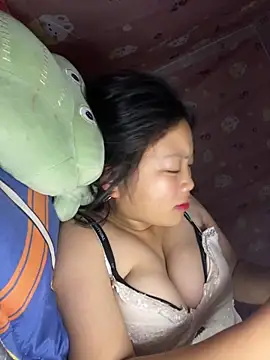 Herbe 01 online show from March 26, 8:03 pm