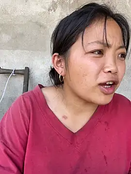 Herbe 01 online show from April 3, 8:56 am