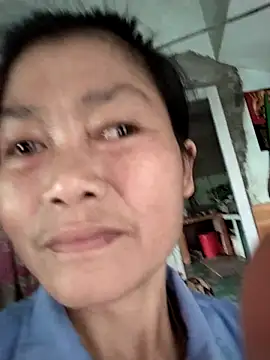 Snapshot of Amanda__ena- chatting on April 2, 10:02 am Amanda ena- online show from April 2, 10:02 am