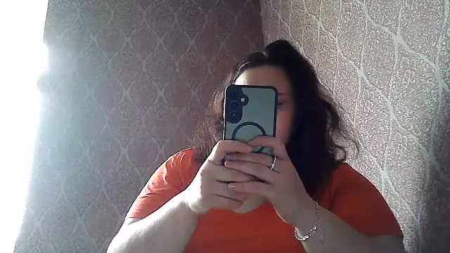 DollyGersonn online show from June 23, 6:33 am