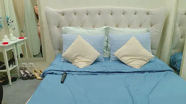 Snapshot of Redhead_Vixen_ chatting on March 16, 1:22 am Redhead Vixen online show from March 16, 1:22 am