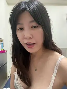 vivi131927 online show from May 18, 5:19 pm