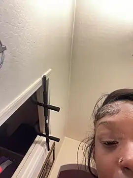 Snapshot of Sexyasscedes chatting on March 10, 10:04 pm Sexyasscedes online show from March 10, 10:04 pm