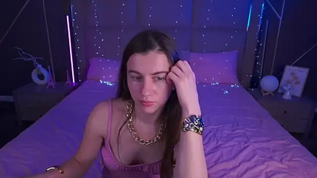 Snapshot of LittleJulii chatting on March 21, 4:21 pm LittleJulii online show from March 21, 4:21 pm