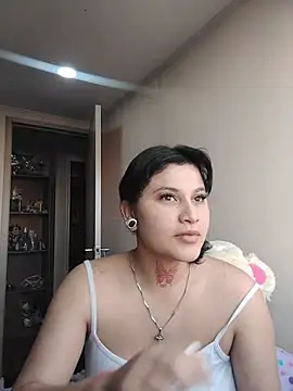 Snapshot of brunne_eva chatting on June 24, 9:58 pm brunne eva online show from June 24, 9:58 pm