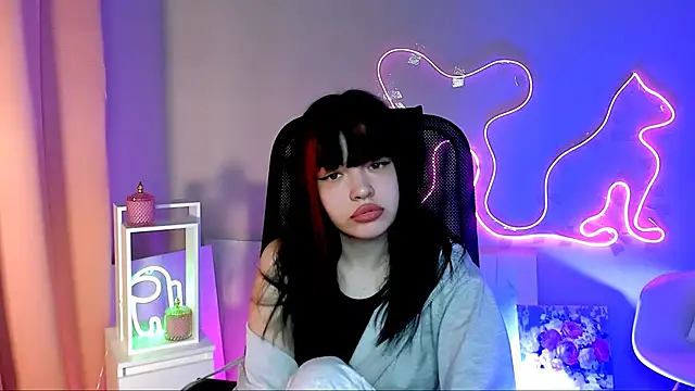 Snapshot of MeganBlosom chatting on March 13, 6:31 am MeganBlosom online show from March 13, 6:31 am