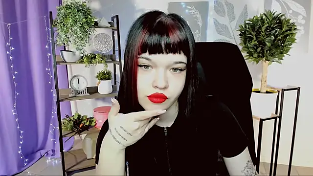 Snapshot of MeganBlosom chatting on March 21, 6:18 am MeganBlosom online show from March 21, 6:18 am