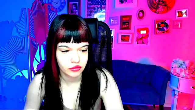 Snapshot of MeganBlosom chatting on March 24, 6:18 am MeganBlosom online show from March 24, 6:18 am