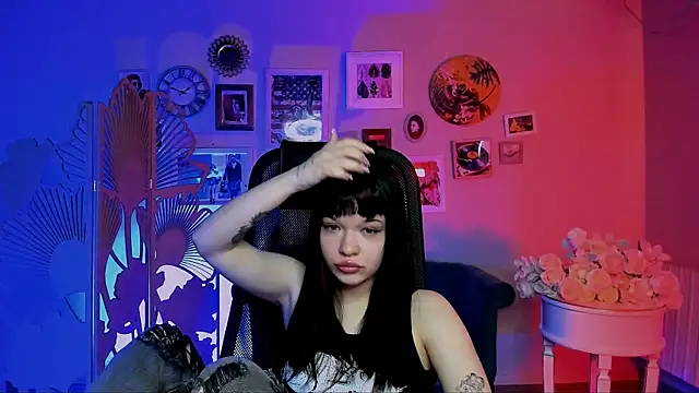 Snapshot of MeganBlosom chatting on March 28, 6:13 am MeganBlosom online show from March 28, 6:13 am