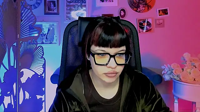 Snapshot of MeganBlosom chatting on March 29, 6:24 am MeganBlosom online show from March 29, 6:24 am