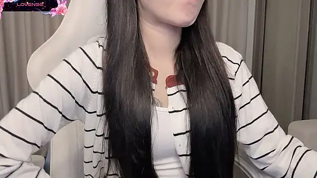 Snapshot of Ngan-Baby chatting on March 26, 1:17 pm Ngan-Baby online show from March 26, 1:17 pm