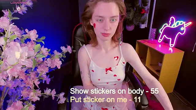 Pretty Victoria online show from May 8, 5:57 am