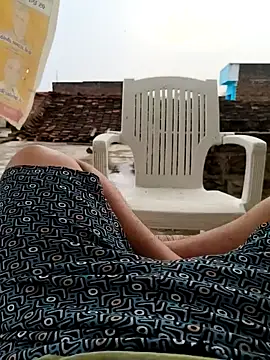 Snapshot of Desii_rockstarr chatting on March 20, 1:43 am Desii rockstarr online show from March 20, 1:43 am