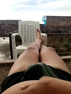 Snapshot of Desii_rockstarr chatting on April 3, 2:42 am Desii rockstarr online show from April 3, 2:42 am