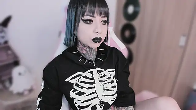 shes creepy online show from May 11, 6:30 am