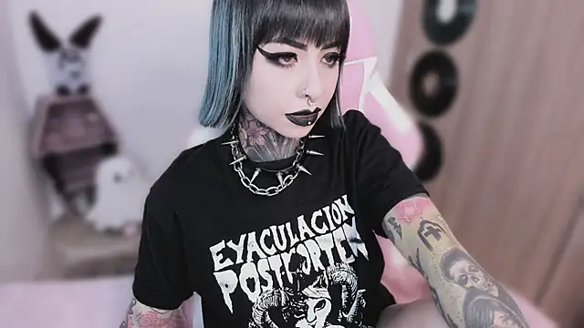 shes creepy online show from May 16, 7:05 am