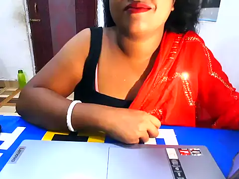 Snapshot of IamRiva chatting on August 5, 6:44 pm IamRiva online show from August 5, 6:44 pm