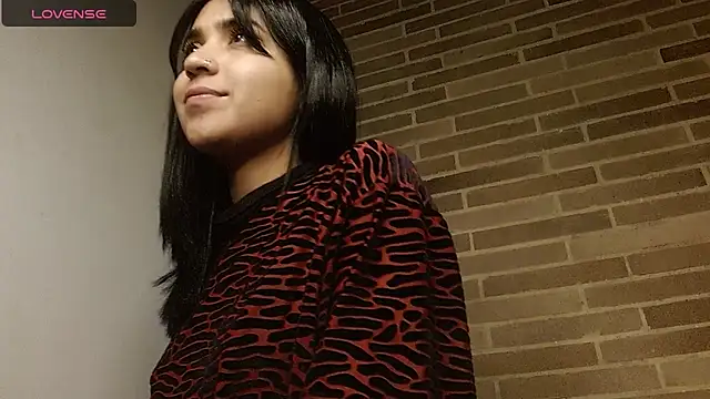 sweet-little online show from May 6, 2:29 am