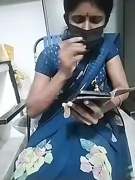 sujjisexyy online show from August 6, 5:15 pm