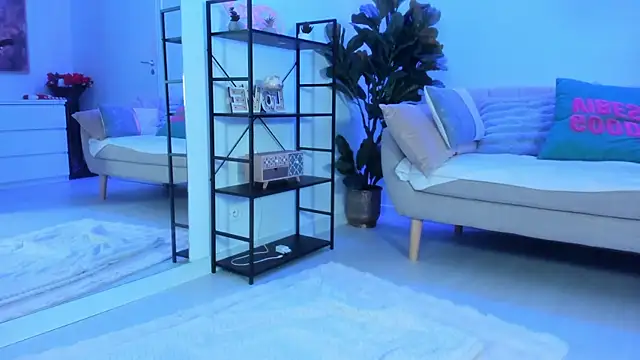 ArianaXO  online show from May 16, 5:48 am