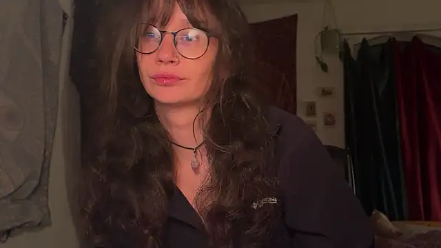 Snapshot of nyxo_ chatting on April 2, 12:41 am nyxo online show from April 2, 12:41 am