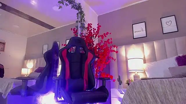 aniie rouse online show from March 27, 8:19 pm