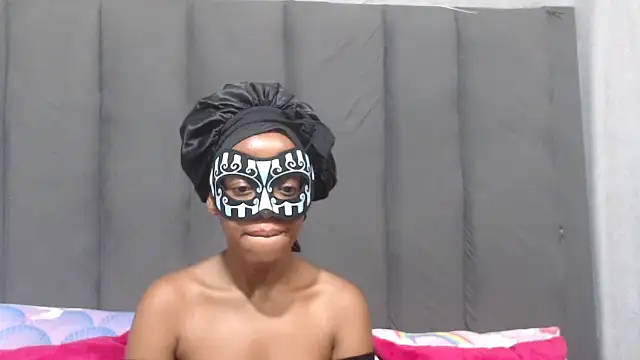 Snapshot of NickyCozyxx17 chatting on April 2, 6:38 pm NickyCozyxx17 online show from April 2, 6:38 pm