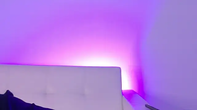 Snapshot of CathMeow_ chatting on April 2, 10:29 pm CathMeow online show from April 2, 10:29 pm