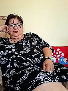 Snapshot of HotMilf80 chatting on March 11, 10:10 am HotMilf80 online show from March 11, 10:10 am