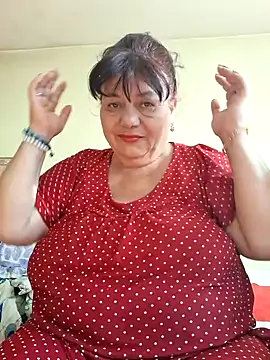 Snapshot of HotMilf80 chatting on June 27, 6:18 am HotMilf80 online show from June 27, 6:18 am
