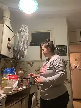 Snapshot of Nenssy555 chatting on April 2, 5:10 pm Nenssy555 online show from April 2, 5:10 pm