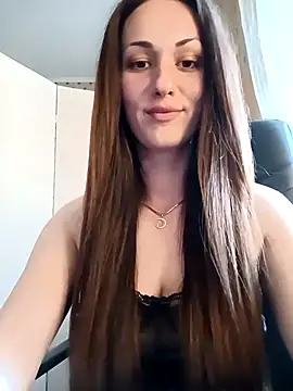 LunaCrystall online show from May 3, 4:02 pm