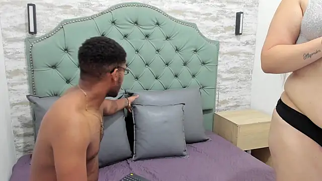 Snapshot of TeamMarcoLuna chatting on April 4, 11:29 am TeamMarcoLuna online show from April 4, 11:29 am