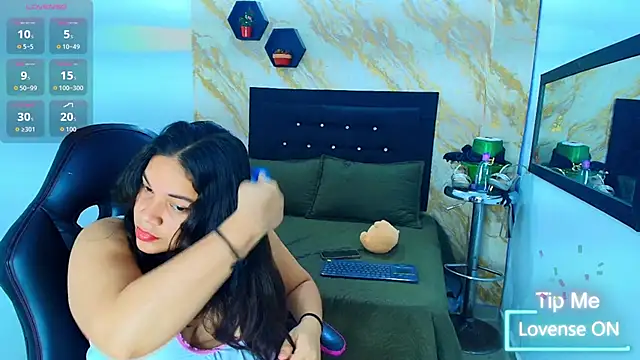 Snapshot of scarlettt__joness chatting on March 30, 3:07 am scarlettt joness online show from March 30, 3:07 am