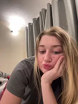 Snapshot of Ameliaxoxoo chatting on April 7, 4:57 am Ameliaxoxoo online show from April 7, 4:57 am