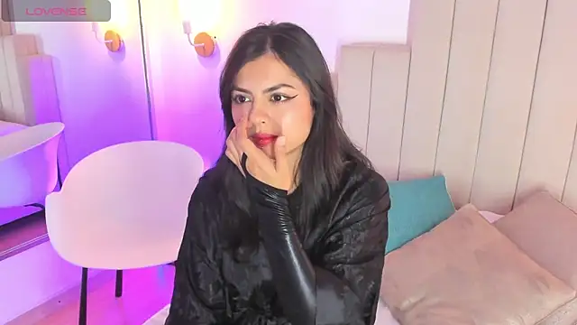 Zoee Kravitz online show from March 12, 8:48 pm