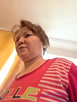 Snapshot of _LOLA-LOLA_ chatting on April 26, 8:23 am LOLA-LOLA online show from April 26, 8:23 am