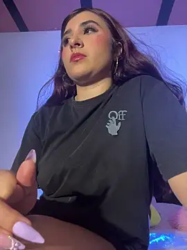 Snapshot of Nahomy-Benett chatting on March 13, 12:12 pm Nahomy-Benett online show from March 13, 12:12 pm