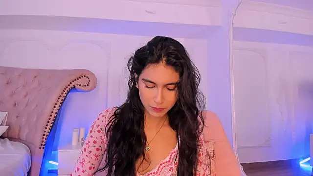 LucianaBlanco  online show from May 13, 8:38 pm